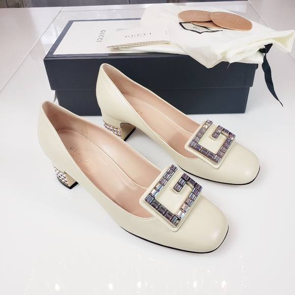 🆕️ Gucci vintage white crystal heel pumps - Picture 3 of 8